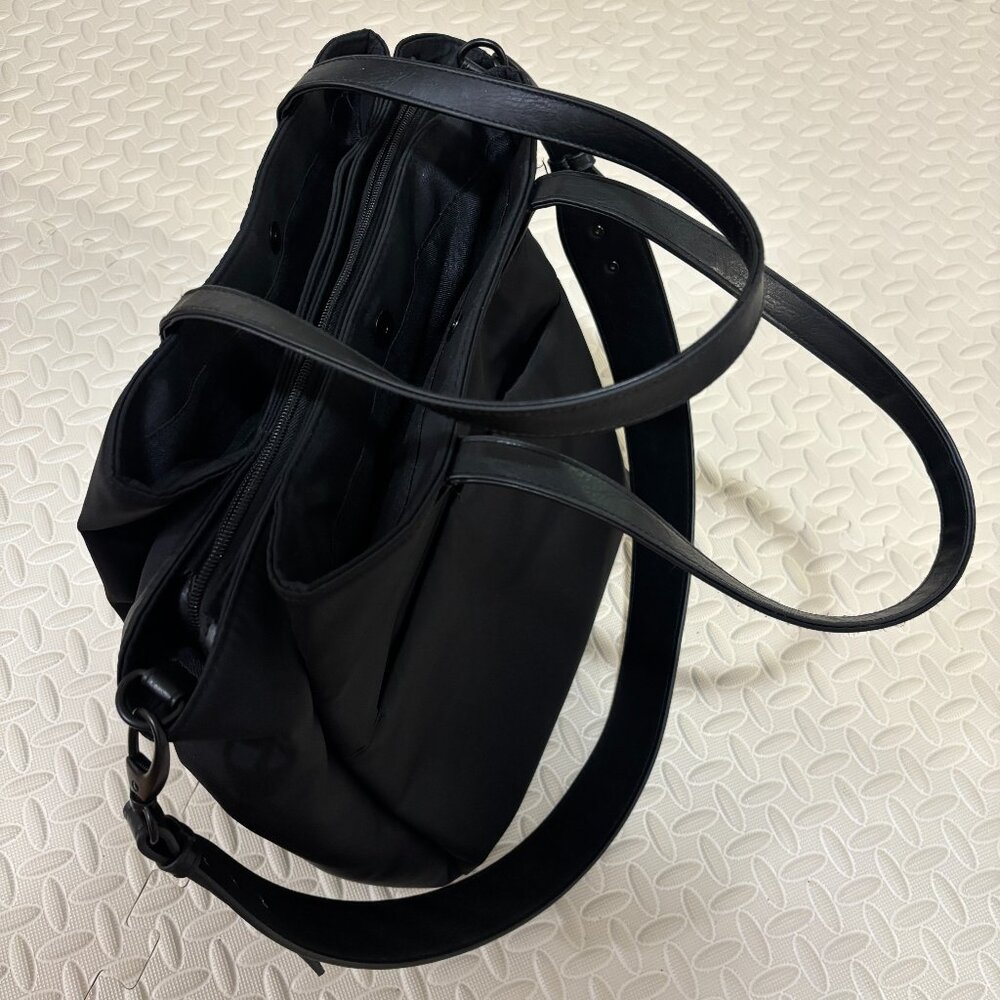 BÉIS The Commuter Tote in Black